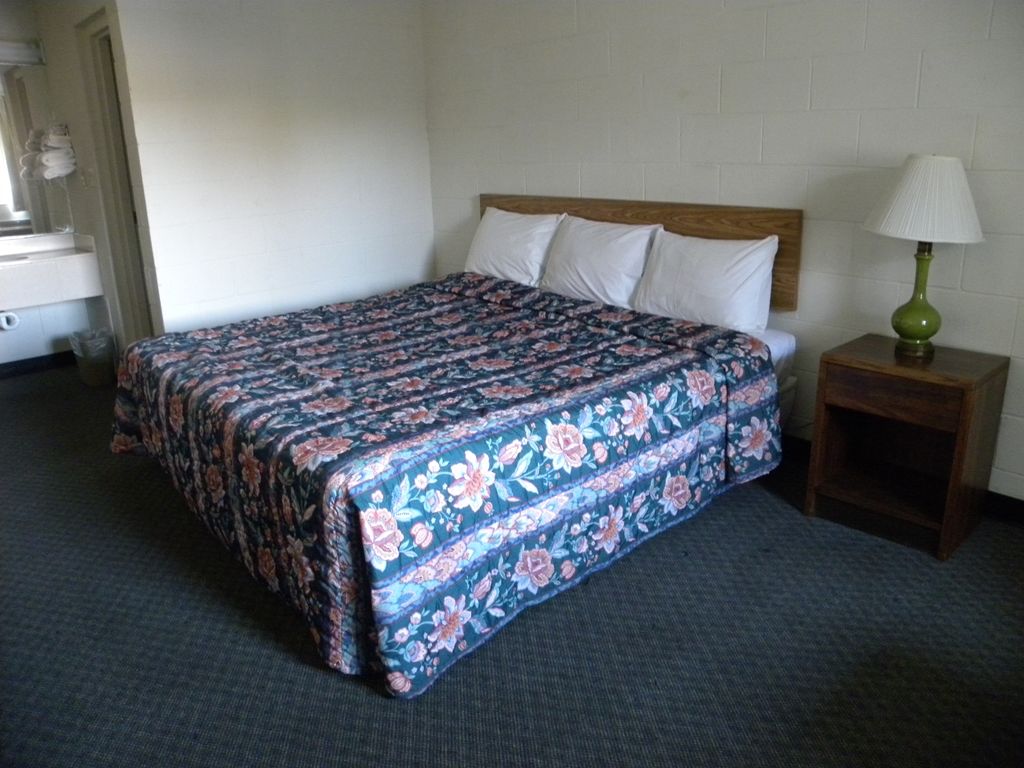 Guest Inn Rogers Pokoj fotografie